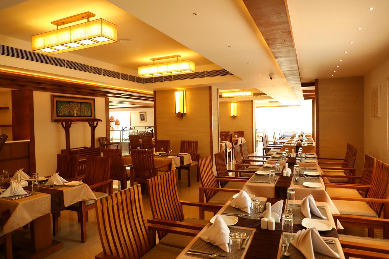 Hotel Karthika Park Kazhakuttam Esterno foto