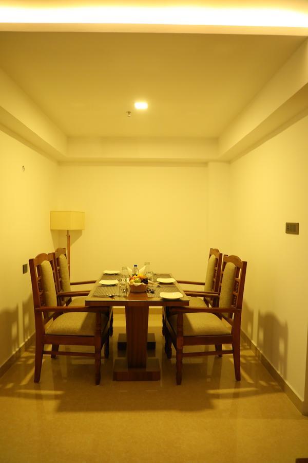 Hotel Karthika Park Kazhakuttam Esterno foto