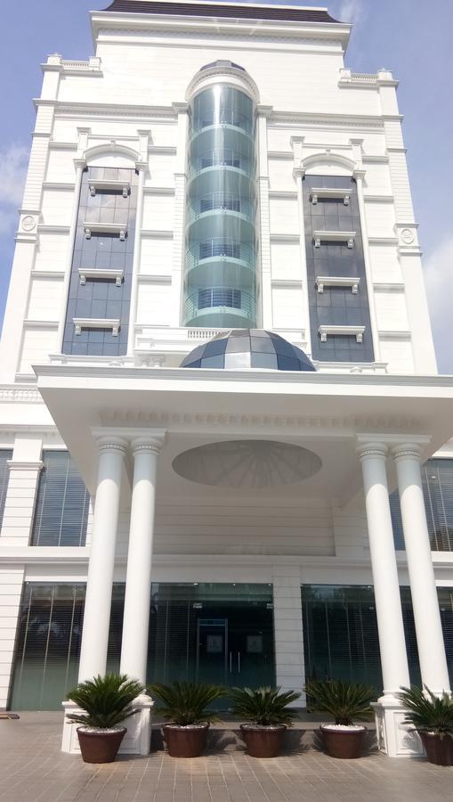 Hotel Karthika Park Kazhakuttam Esterno foto