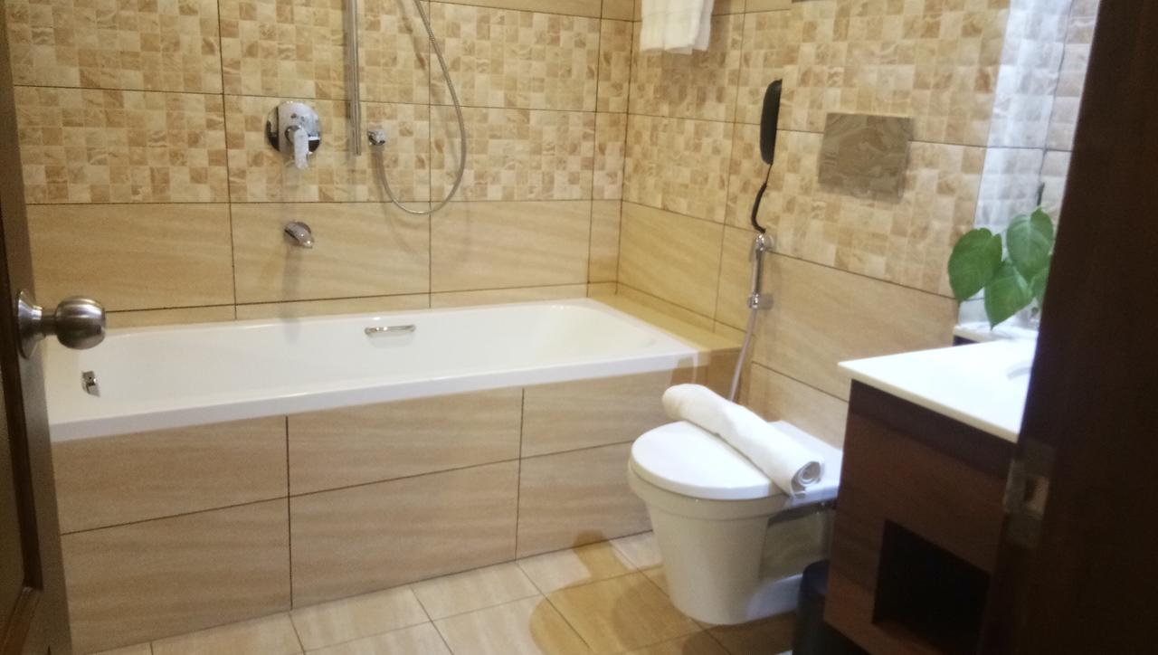 Hotel Karthika Park Kazhakuttam Esterno foto