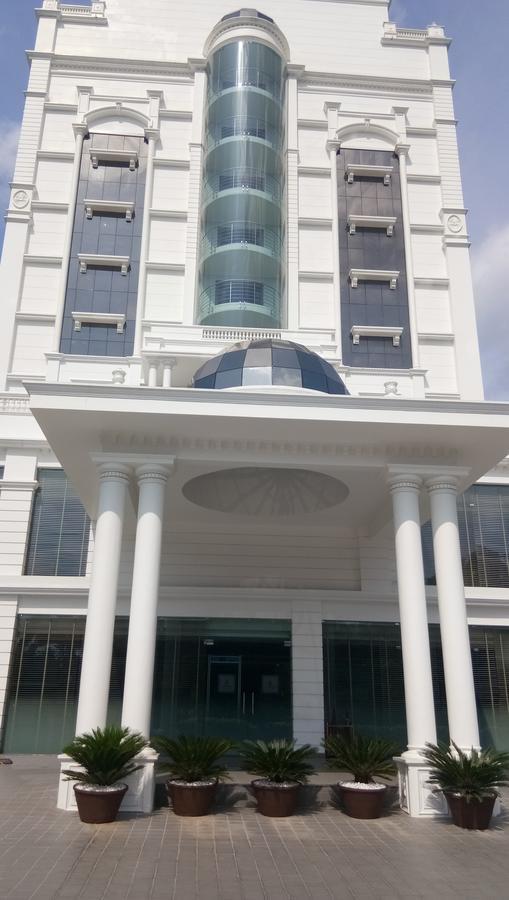 Hotel Karthika Park Kazhakuttam Esterno foto
