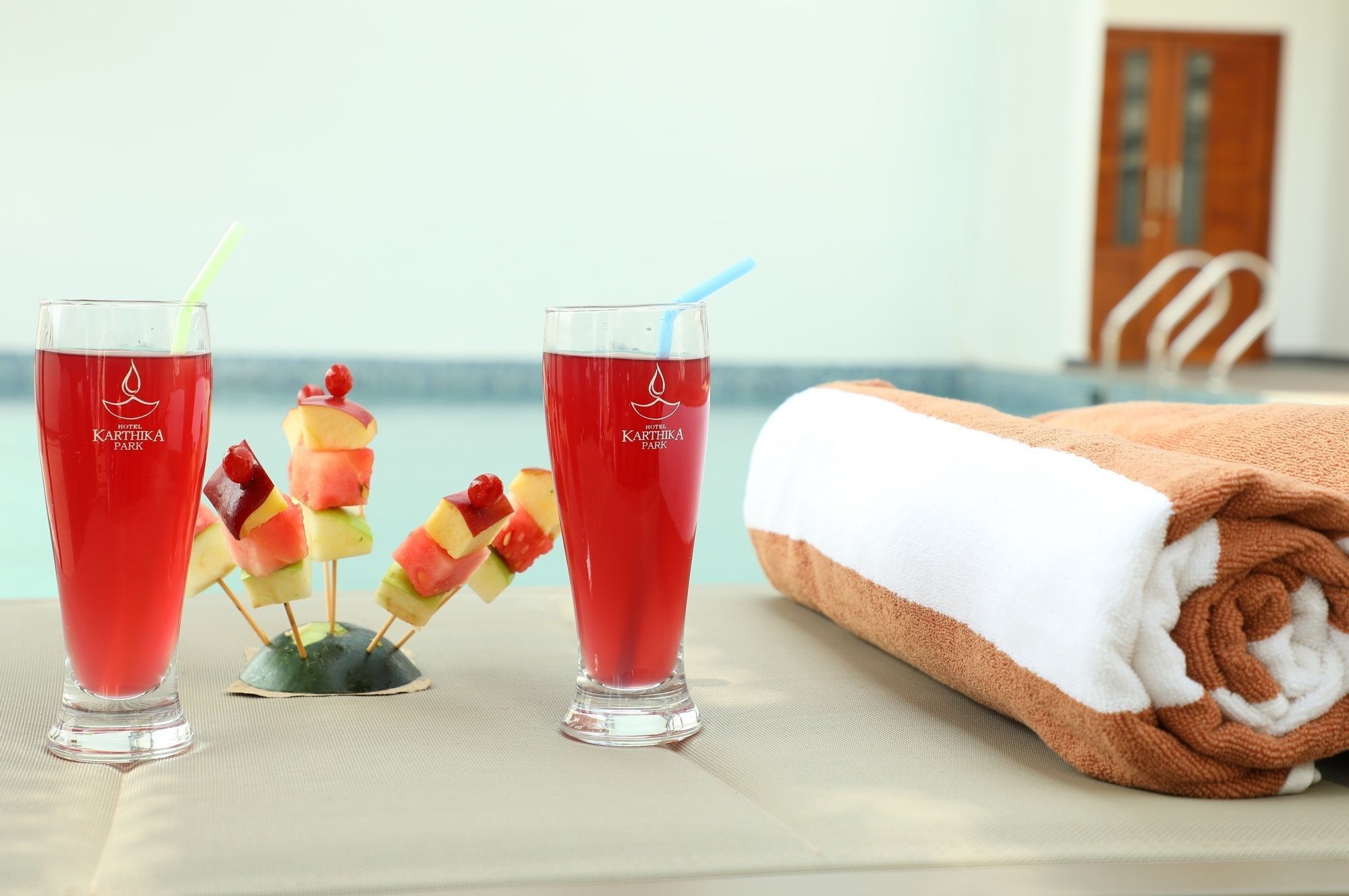Hotel Karthika Park Kazhakuttam Esterno foto