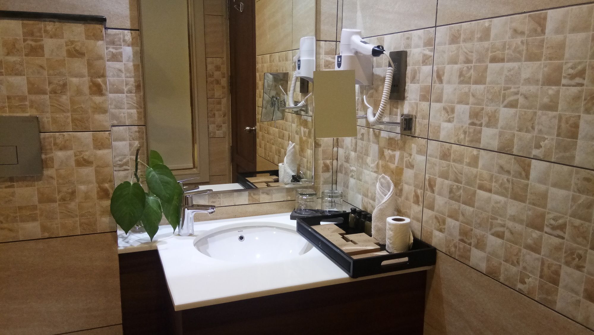 Hotel Karthika Park Kazhakuttam Esterno foto